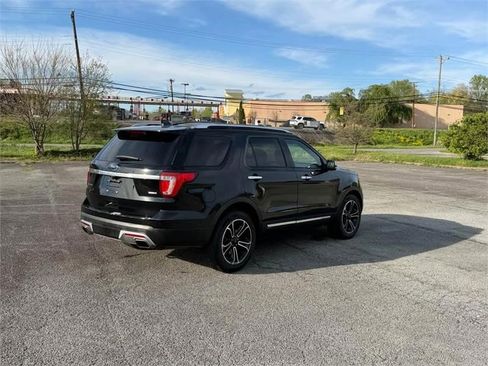 Used 2017 Ford Explorer Platinum image 4