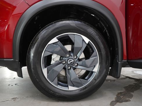 Used 2026 Nissan Rogue SV AWD/4WD image 32