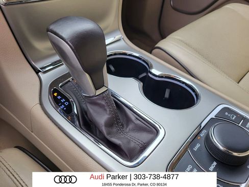 Used 2019 Jeep Grand Cherokee Overland AWD/4WD image 19
