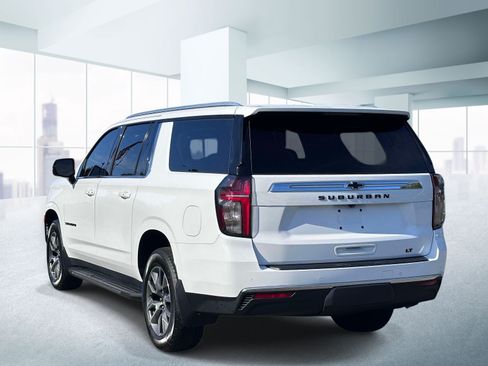 Used 2022 Chevrolet Suburban LT w/ LT Signature Plus Package AWD/4WD image 3