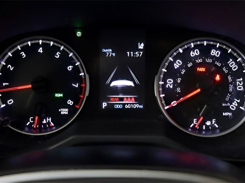 Used 2020 Toyota RAV4 XLE Premium image 26