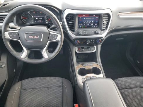 Used 2023 GMC Acadia SLE image 14