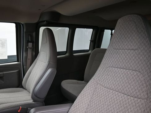 Used 2025 Chevrolet Express 3500 LT w/ LT Preferred Equipment Group RWD image 11