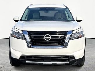 Used 2023 Nissan Pathfinder SL video 2