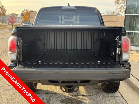 Used 2022 Toyota Tacoma TRD Sport image 4