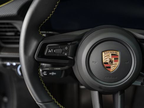 Used 2025 Porsche 911 GT3 RWD image 39