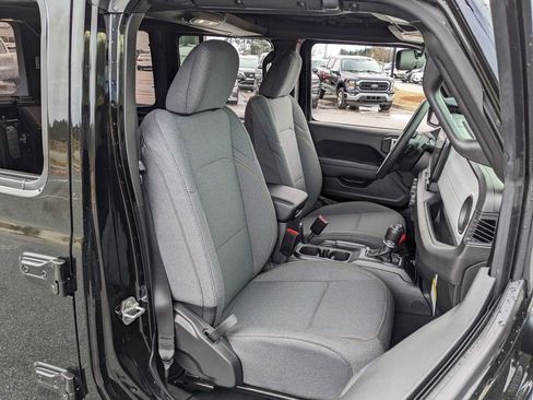 Used 2026 Jeep Wrangler Sport image 43