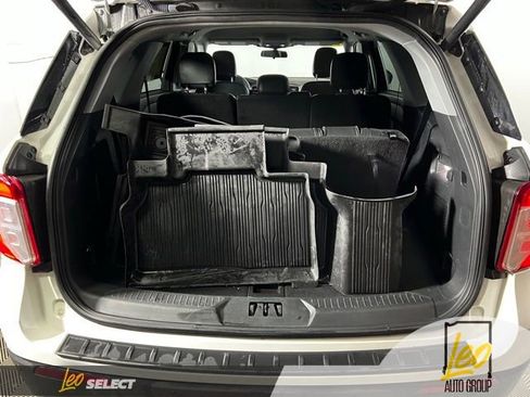 Used 2023 Ford Explorer XLT w/ Equipment Group 202A image 23