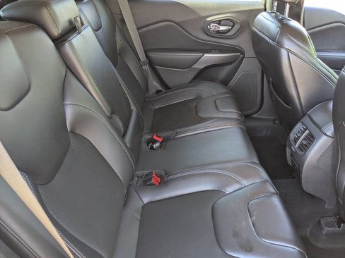 Used 2019 Jeep Cherokee Latitude Plus image 13