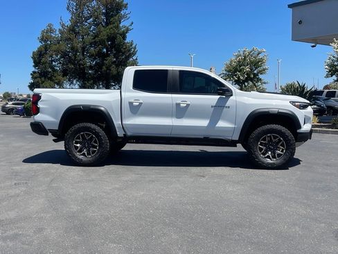 Used 2024 Chevrolet Colorado ZR2 w/ Safety Package AWD/4WD image 3