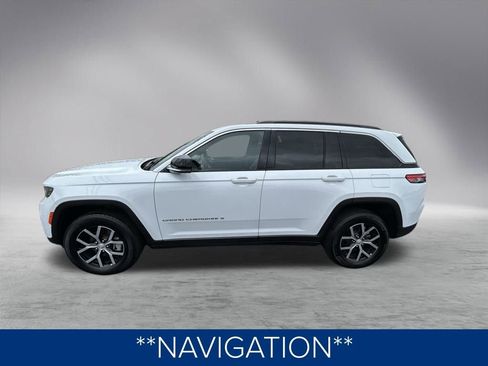 Used 2024 Jeep Grand Cherokee Limited image 11