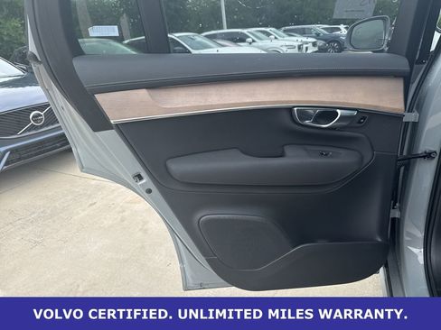 Certified 2025 Volvo XC90 B6 Plus AWD/4WD image 18
