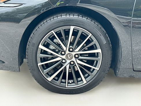 Used 2022 Lexus ES 300h w/ Premium Package FWD image 30