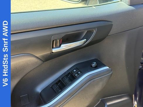 Used 2022 Toyota Highlander XLE AWD/4WD image 19