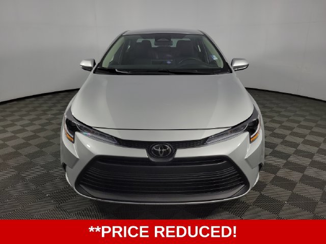 Used 2026 Toyota Corolla LE FWD image 2