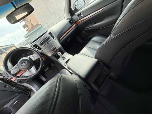 Used 2011 Subaru Outback 2.5i Limited w/ PWR Moonroof Pkg image 20