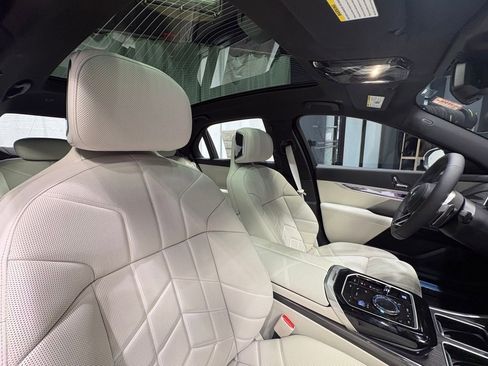 New 2026 BMW 760i xDrive w/ Premium Package AWD/4WD image 27
