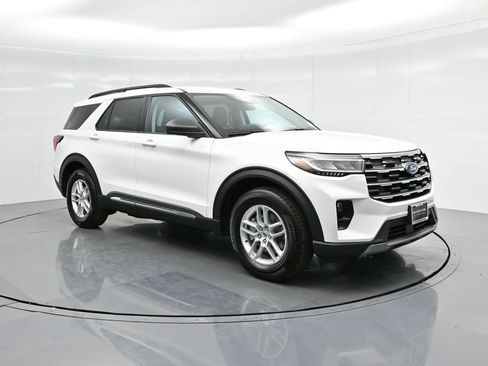 Used 2025 Ford Explorer Active RWD image 25
