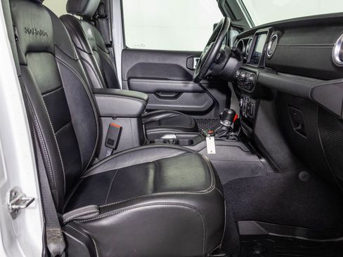 Used 2020 Jeep Wrangler Unlimited Sahara image 44