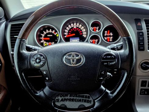 Used 2013 Toyota Sequoia Platinum image 10