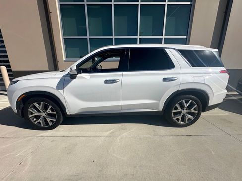 Used 2021 Hyundai Palisade SEL w/ Premium Package FWD image 2