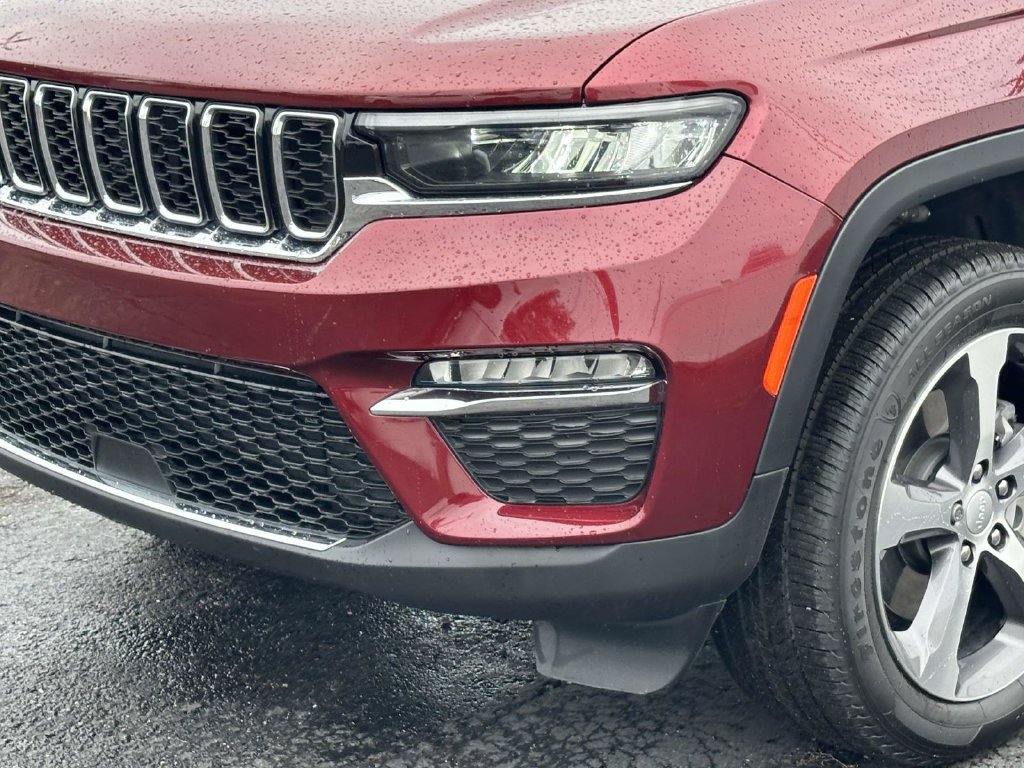 Used 2023 Jeep Grand Cherokee 4WD 4xe image 8