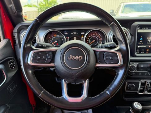 Used 2020 Jeep Wrangler Unlimited Sahara w/ Uconnect 4C Nav & Sound Group AWD/4WD image 19
