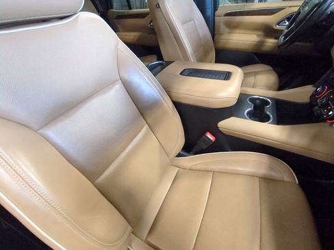 Used 2021 Chevrolet Tahoe Premier w/ Premium Package image 20