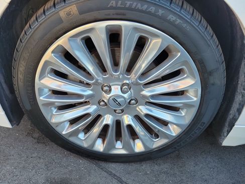 Used 2014 Lincoln MKZ w/ Equipment Group 102A Reserve FWD image 6
