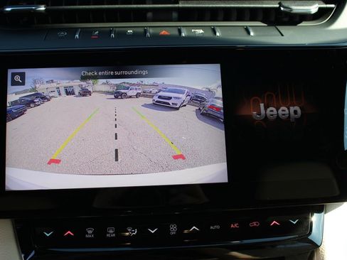 New 2026 Jeep Grand Cherokee L Limited w/ Limited Altitude Package AWD/4WD image 25