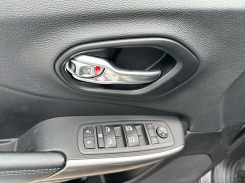 Used 2022 Jeep Cherokee Latitude Lux AWD/4WD image 15