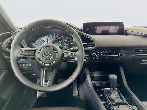 New 2025 MAZDA MAZDA3 Hatchback w/Premium Plus Pkg image 19
