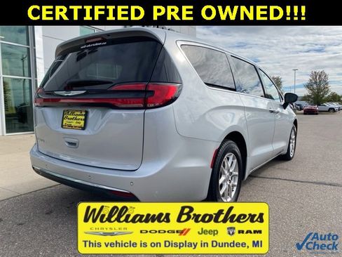 Certified 2024 Chrysler Pacifica Touring-L image 5