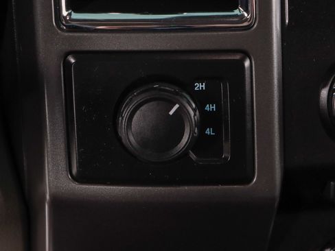 Used 2015 Ford F150 XLT image 20