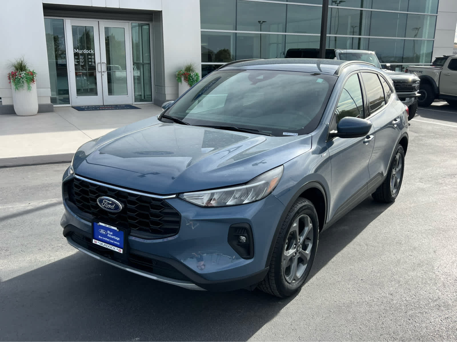 Used 2025 Ford Escape ST-Line Select AWD/4WD image 2