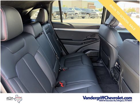 Used 2024 Jeep Wagoneer Launch Edition AWD/4WD image 27