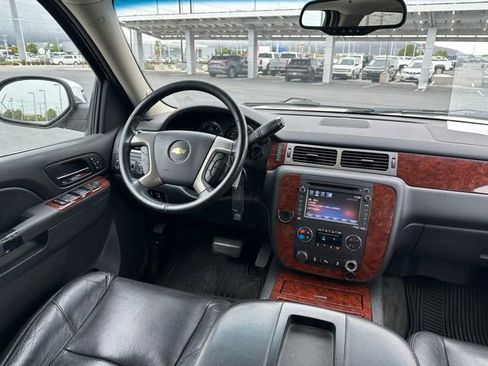 Used 2014 Chevrolet Suburban LTZ AWD/4WD image 16