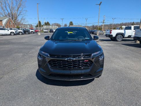 New 2026 Chevrolet Trax RS w/ Sunroof Package image 2