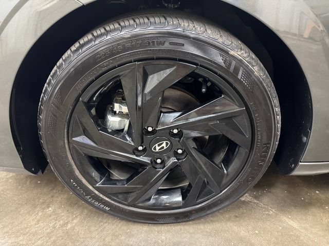Certified 2026 Hyundai Elantra Sport w/ Cargo Package FWD image 15