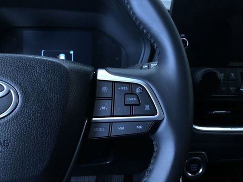 Certified 2025 Toyota Grand Highlander AWD image 28