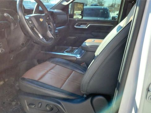 Used 2024 Chevrolet Silverado 2500 High Country w/ High Country Premium Package image 17