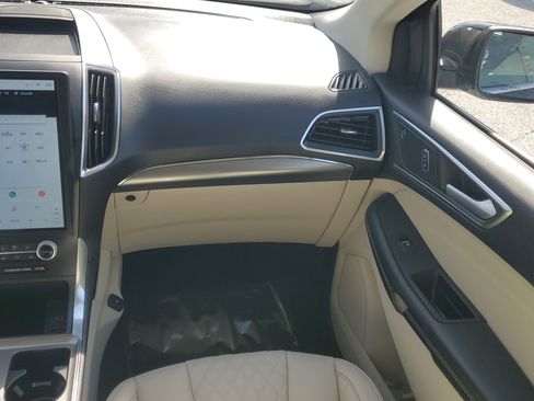 Certified 2024 Ford Edge Titanium image 17
