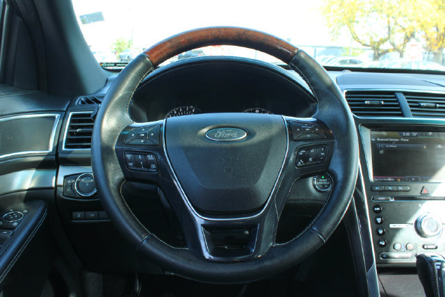 Used 2016 Ford Explorer Platinum AWD/4WD image 24