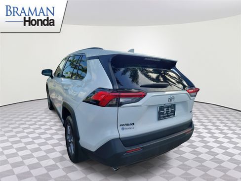 Used 2024 Toyota RAV4 XLE w/ Convenience Package FWD image 4