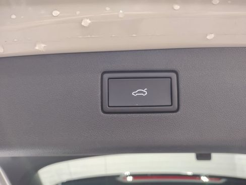 New 2026 Volkswagen Tiguan SE R-Line AWD/4WD image 16