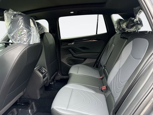 New 2026 Volkswagen Tiguan SE R-Line FWD image 23