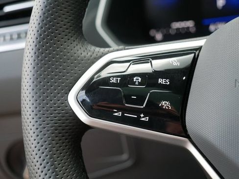 Certified 2024 Volkswagen Tiguan SE R-Line AWD/4WD image 24