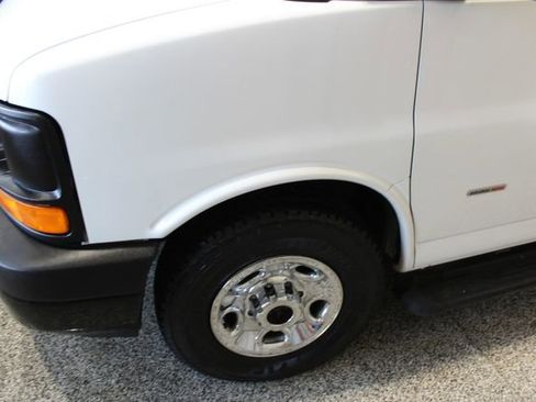 Used 2014 GMC Savana 3500 image 10