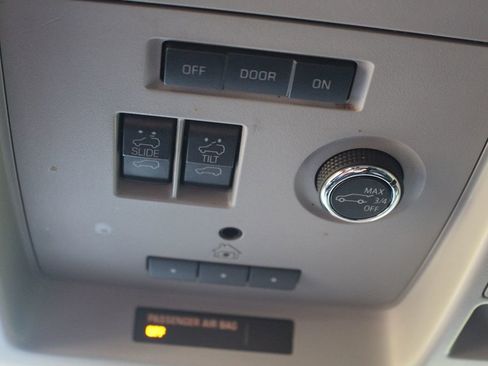 Used 2019 Chevrolet Tahoe Premier image 36