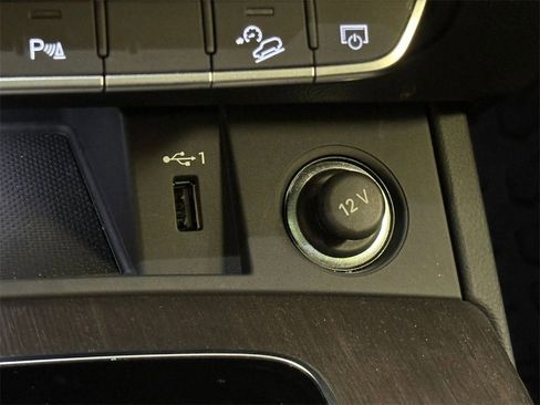 Used 2024 Audi Q5 2.0T Premium w/ Convenience Package image 28